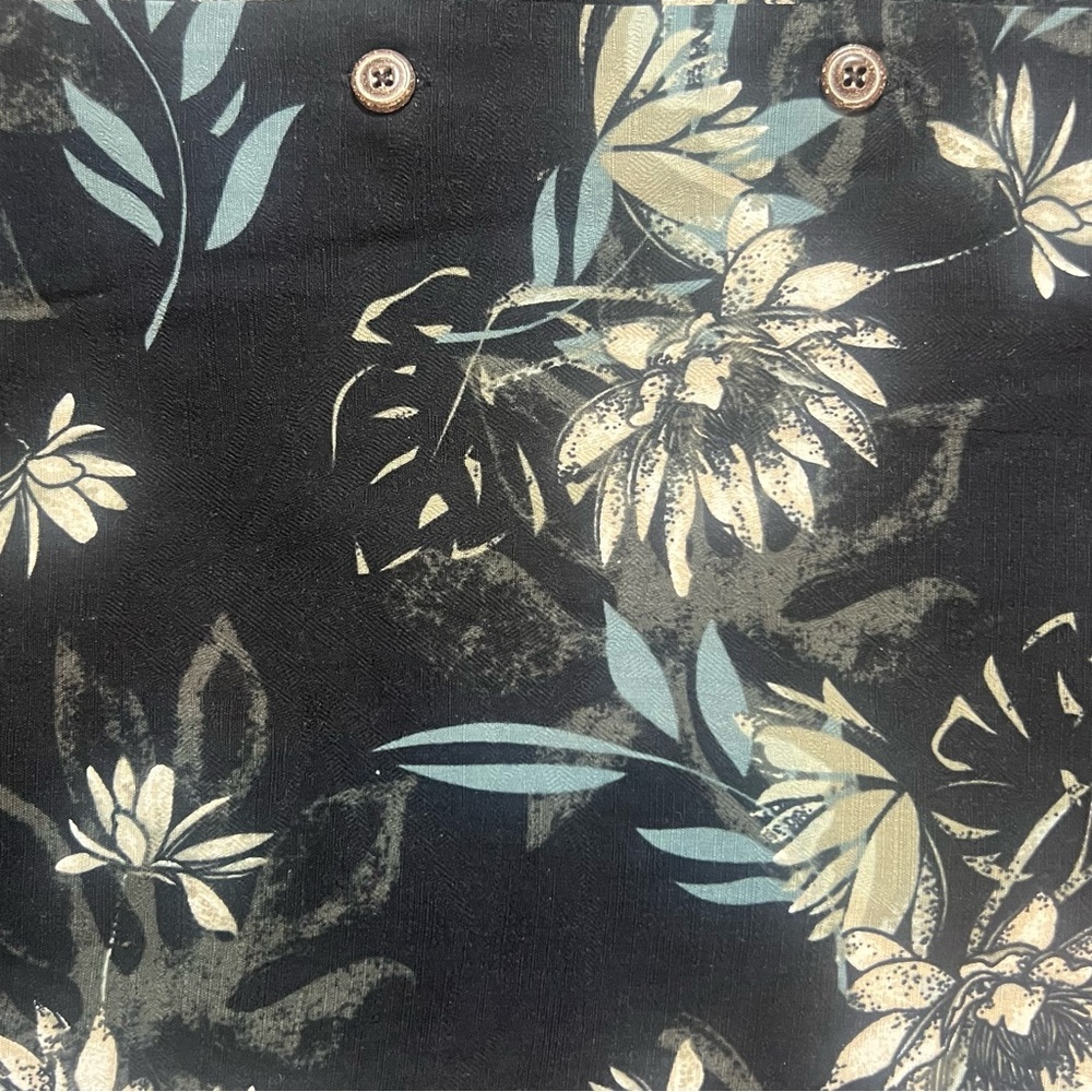 GEOFFREY BEENE Men's Floral Short Sleeve Silk Shirt - Black - Picture 6 of 6